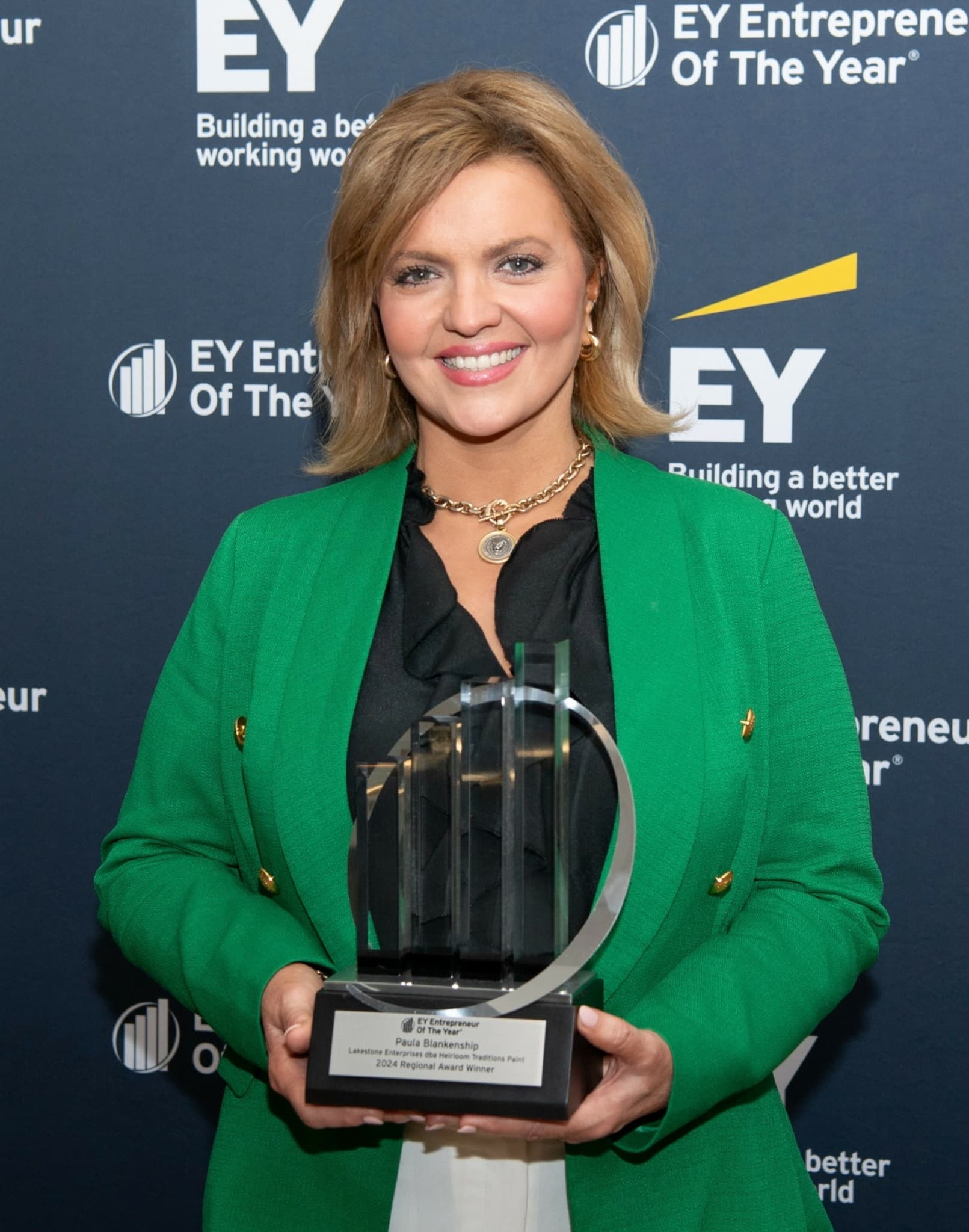 Paula Blankenship accepting the EY Entrepreneur of the Year award
